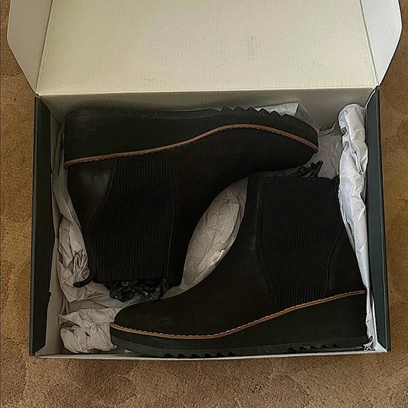Eileen Fisher Black Suede Lilou Wedge Chelsea Boot - Picture 2 of 3